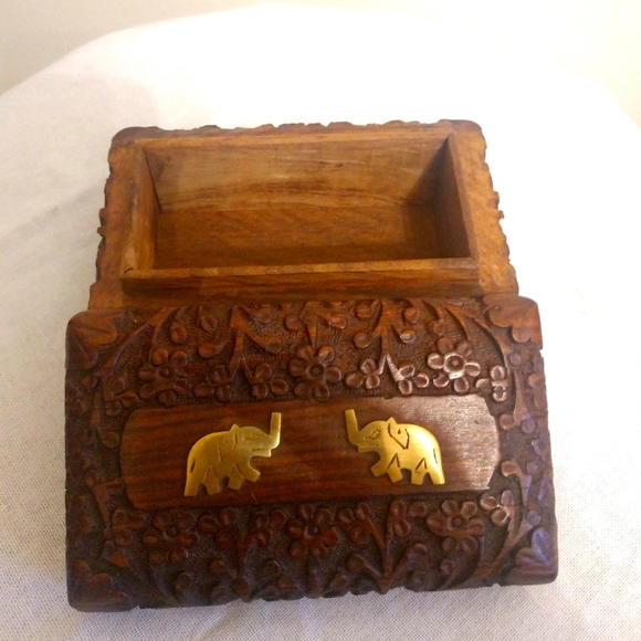 Mittal's Handcrafted Tea Box - Picture 3 of 9